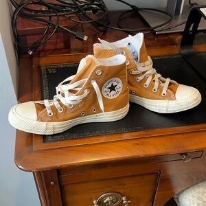 Converse All Star High-Tops in Brown and White